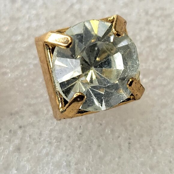 Square Shaped Prong Stud Mini Earrings - Picture 10 of 13